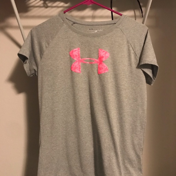 Under Amrour TShirt - Picture 2 of 2